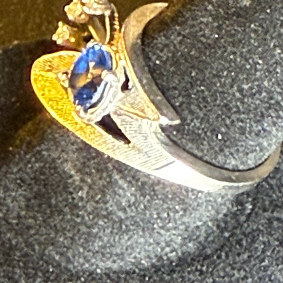 Dazzling Blue Sapphire and Diamond Shooting Star 10K White Gold Ring 3.4g Size 6 - Picture 2 of 5
